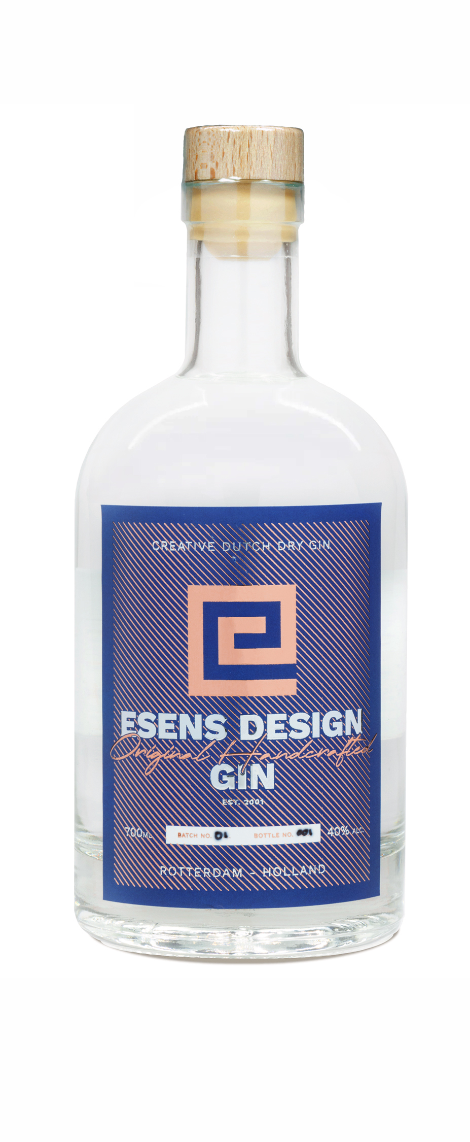 Private label fles gin met custom etiket voor Esens Design